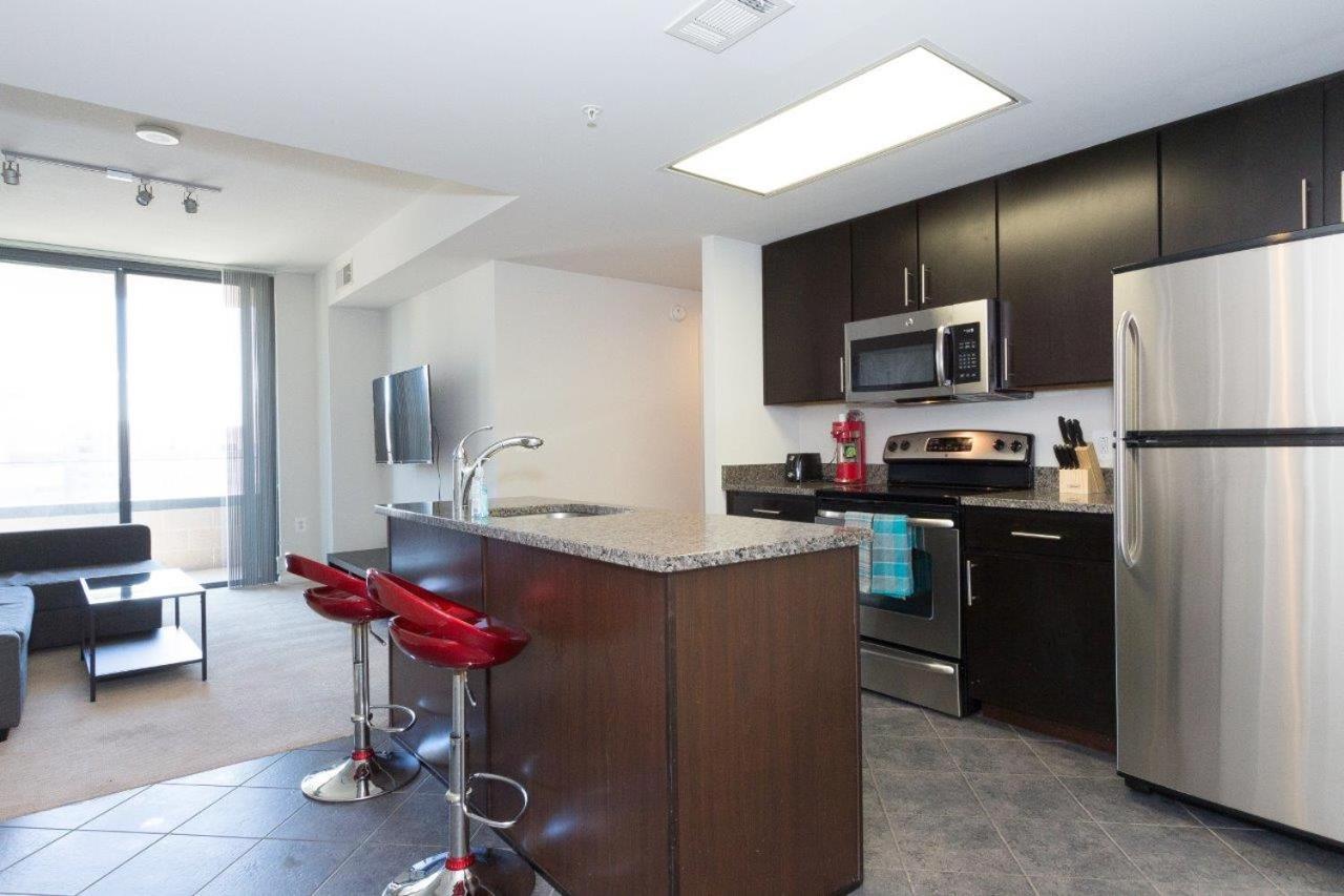 Pentagon Luxe Apartments Arlington Exteriör bild