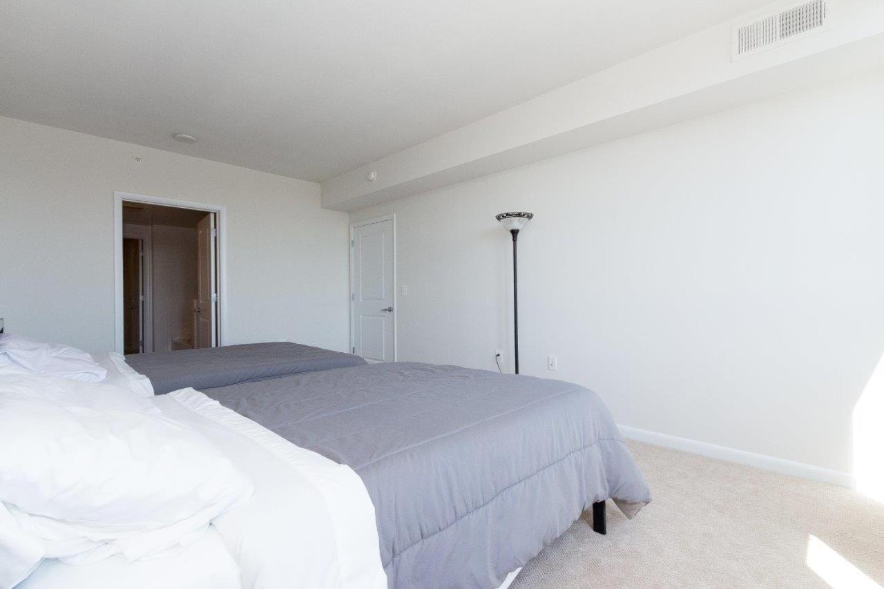 Pentagon Luxe Apartments Arlington Exteriör bild