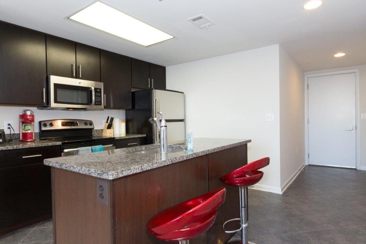 Pentagon Luxe Apartments Arlington Exteriör bild