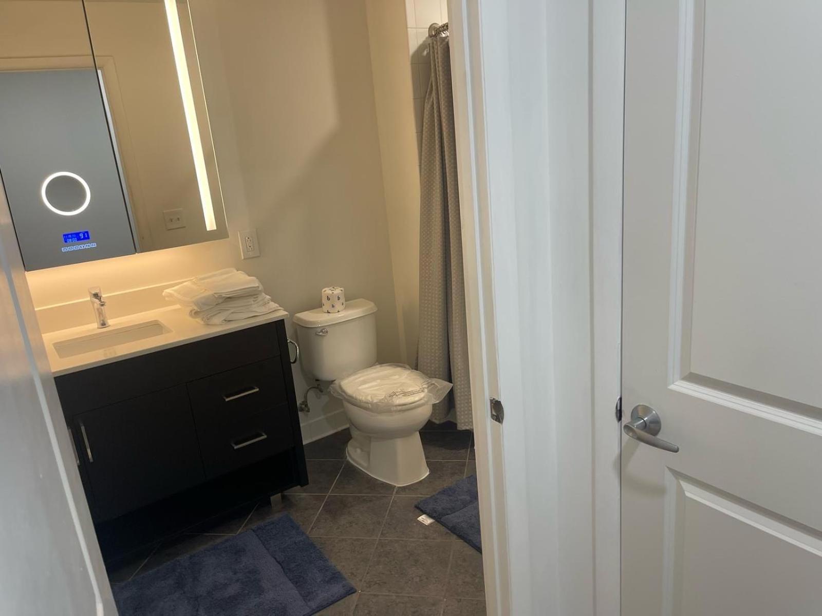 Pentagon Luxe Apartments Arlington Exteriör bild